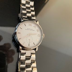 LADIES SILVER STAINLESS STEEL MARC JACOBS